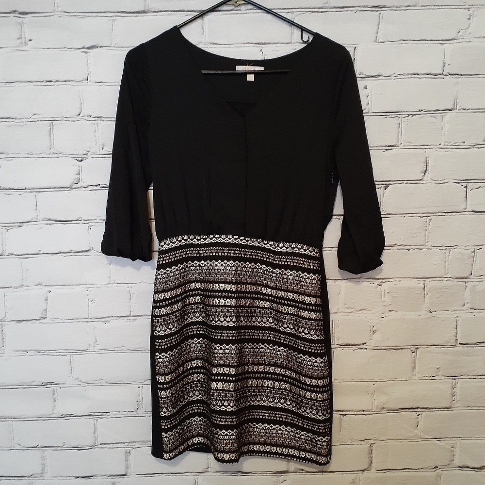 Skies Are Blue Dress, Size Split, Black.
